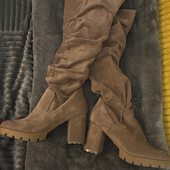 Shoes - Women's Tan Suede Boots